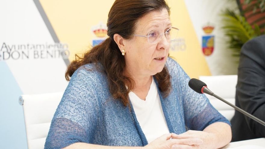 Nueva polémica en el pleno de Don Benito: la alcaldesa expulsa a dos vecinos por su "lenguaje corporal"