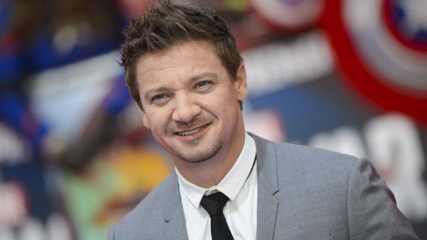 El actor Jeremy Renner está en estado "crítico pero estable" tras sufrir un accidente quitando nieve
