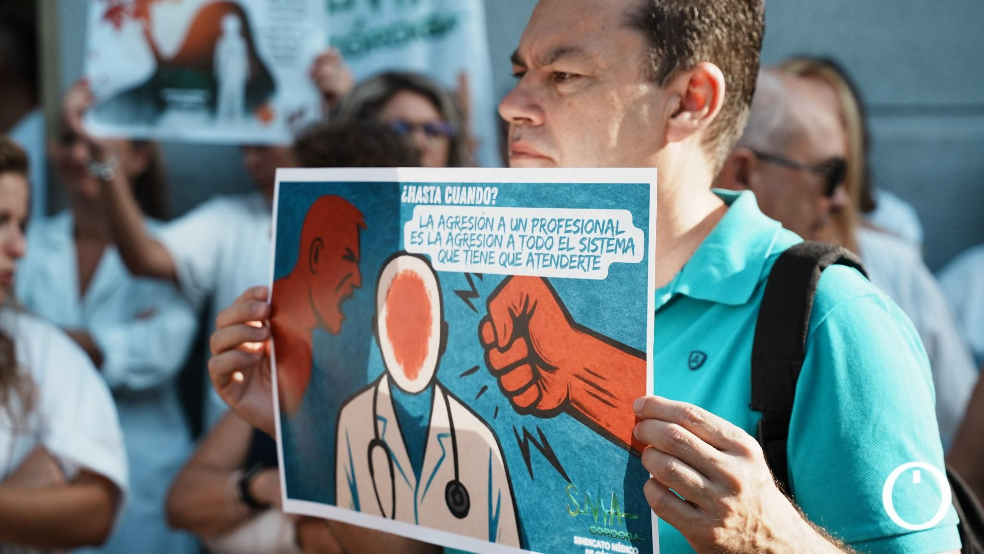 Concentración Sindicato Médico frente al Centro de Salud Levante Norte por las últimas agresiones.