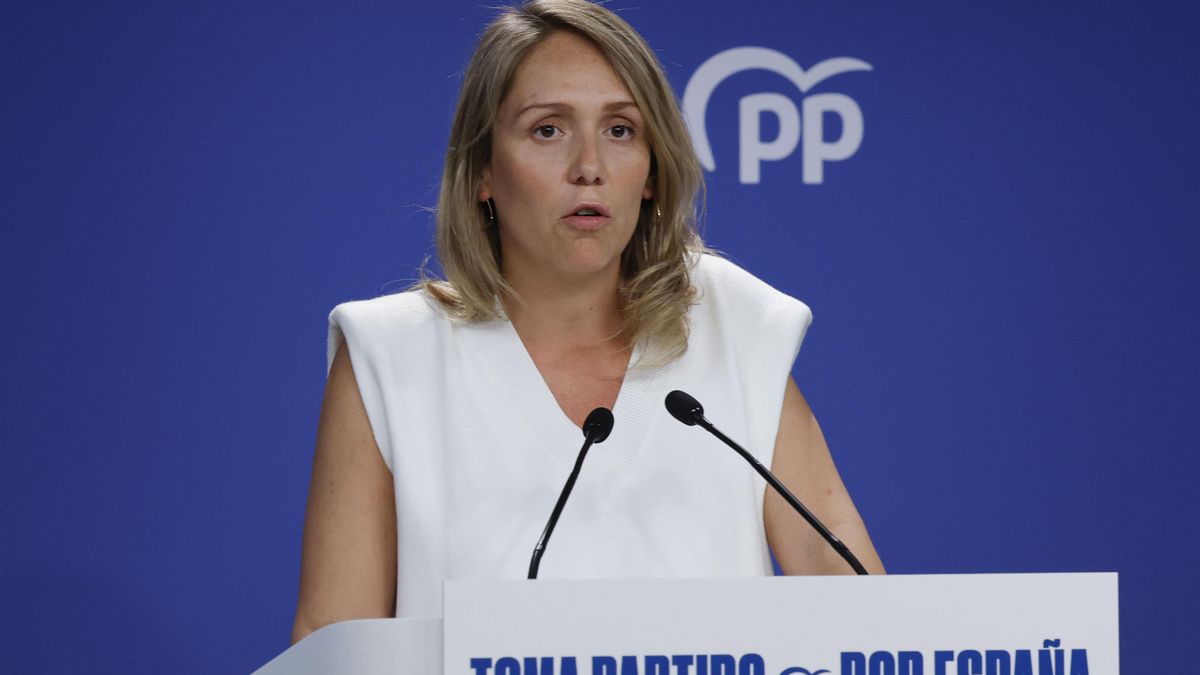 La vicesecretaria de Coordinación Sectorial, Alma Ezcurra, durante la rueda de prensa que ofreció este lunes tras la reunión del Comité de dirección del partido.