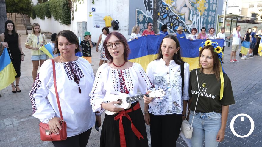 Cadena humana de ucranianos por el Día de la independencia de Ucrania y agradecimiento a Córdoba