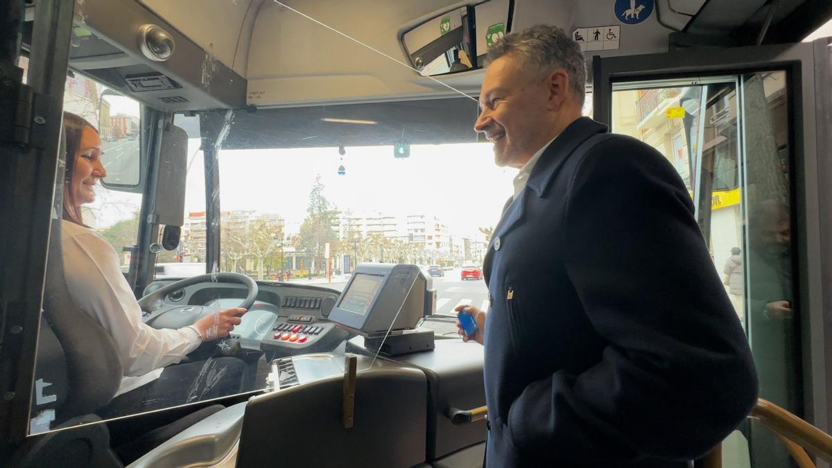 Los autobuses urbanos de Logroño ya permiten el pago con tarjeta, por ahora en una línea