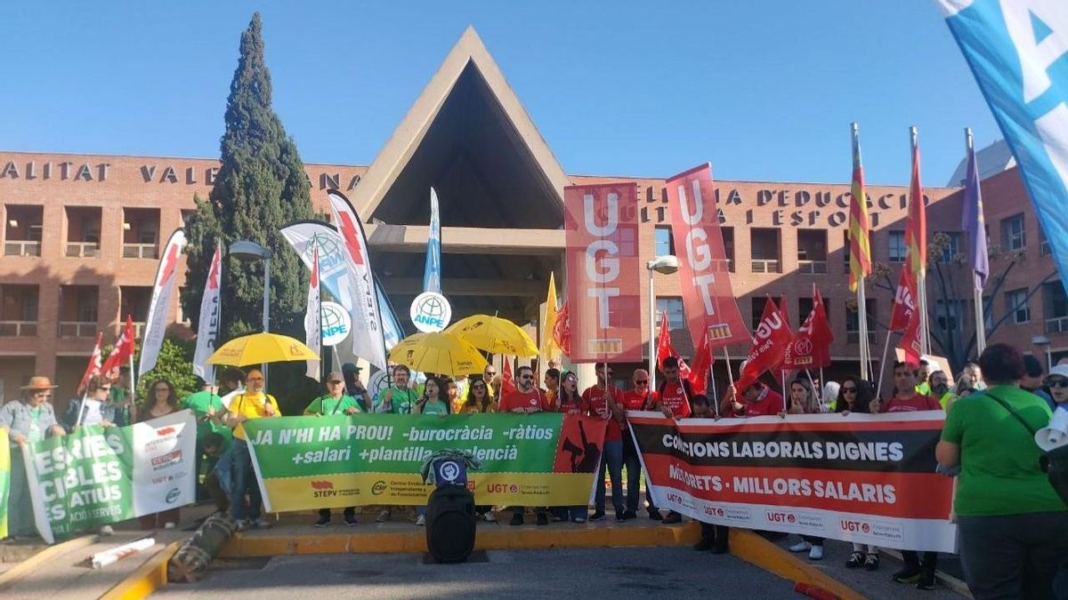 La Conselleria de Educación elimina la subida salarial de su propuesta a los docentes valencianos