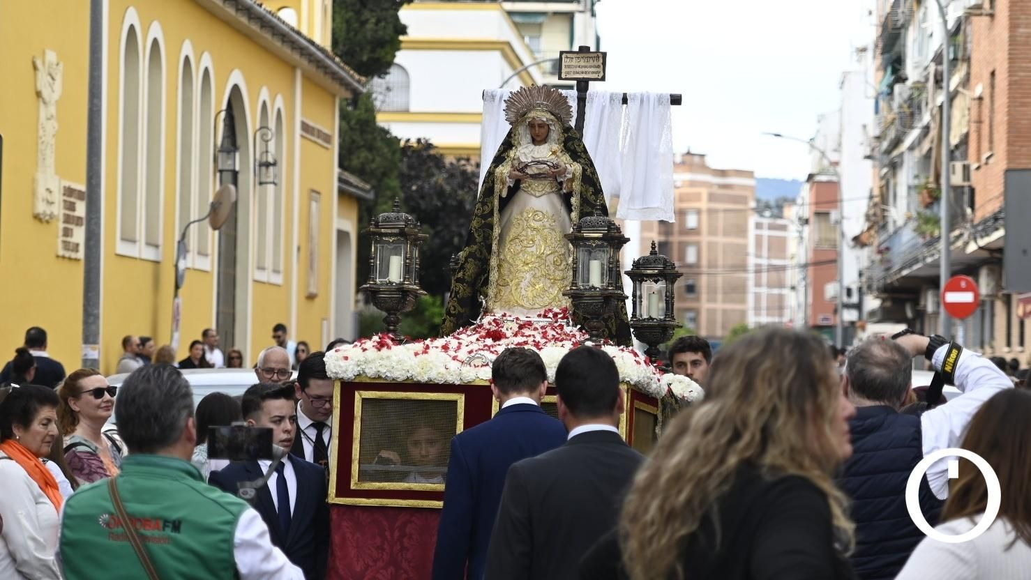 Procesión infantil del colegio Santa María de Guadalupe