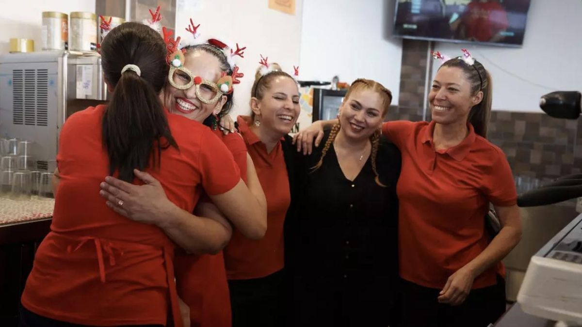 La popular gasolinera de ‘La Chasnera’ (Granadilla) no falta a su cita y se hace con un tercer y un quinto premio del Sorteo de Navidad