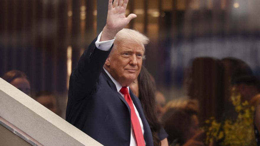 Trump niega una guerra con Chicago y afirma que EE.UU. 'limpiará' sus ciudades