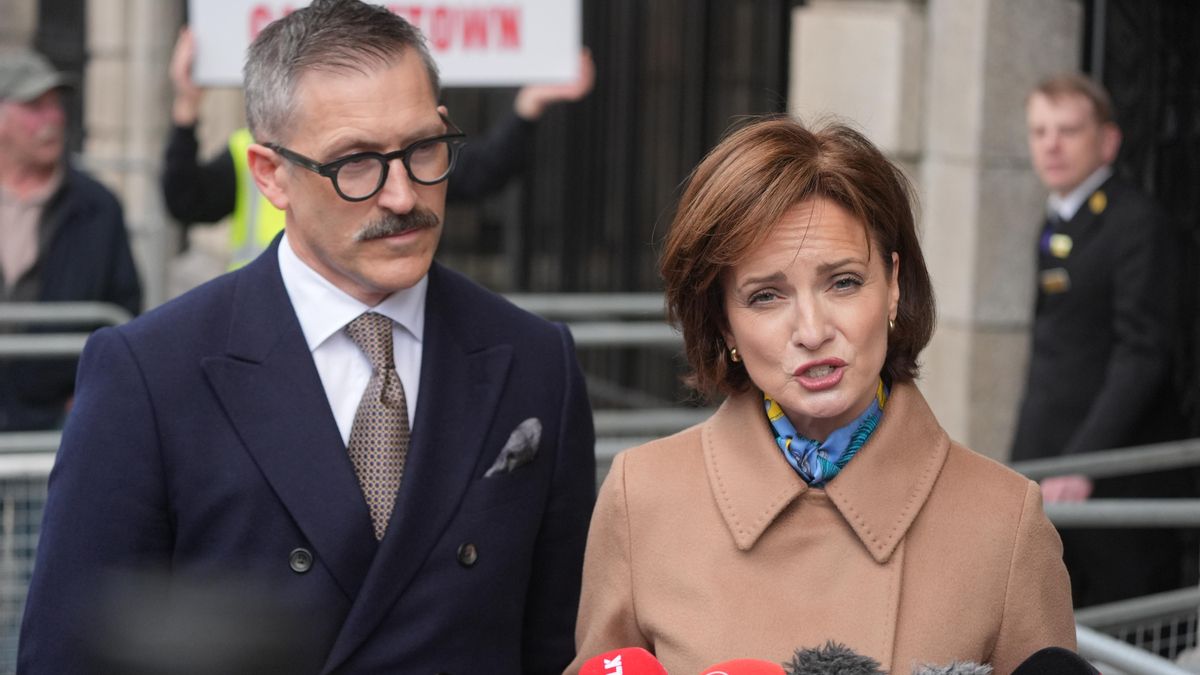 La política ultraconservadora irlandesa Maria Steen junto a su marido el pasado 24 de septiembre.