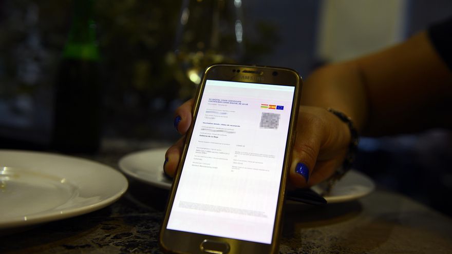 Las peticiones del 'pasaporte COVID' se multiplican por once en Euskadi en 48 horas