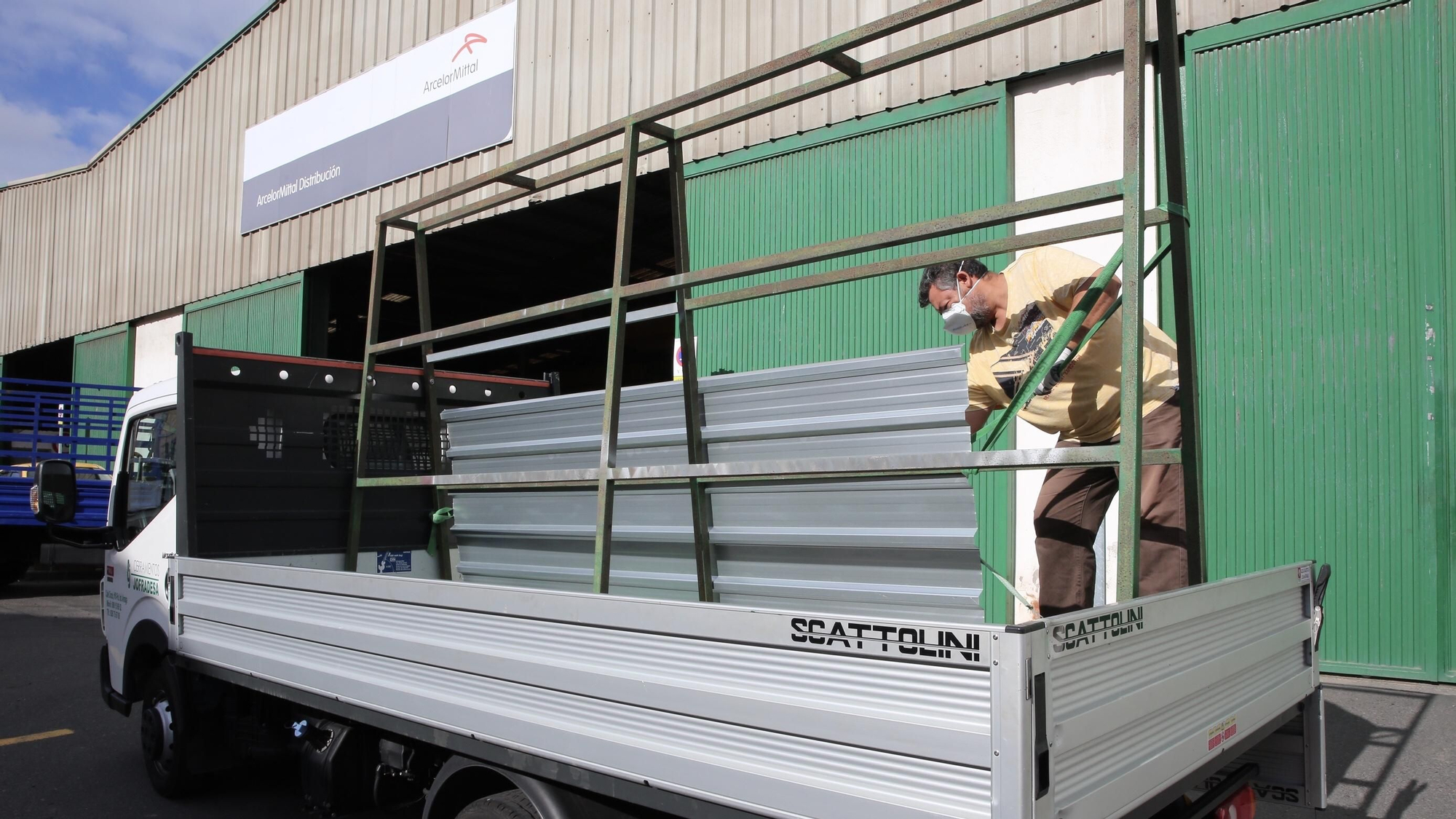 Primer día de la vuelta al trabajo de forma escalonada. (Alejandro Ramos)