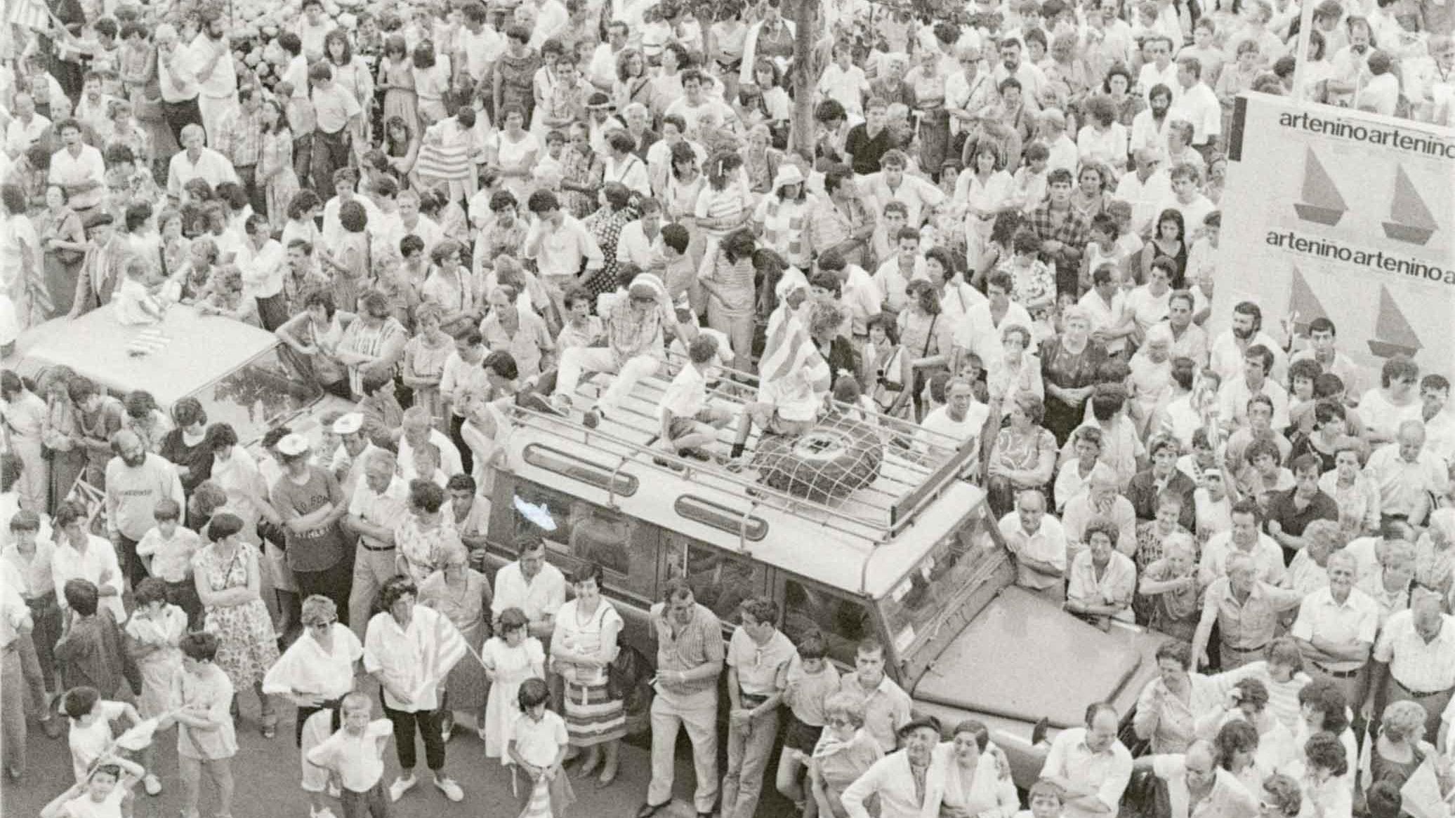 Recibimiento junto a la Diputación y en la plaza de Gipuzkoa