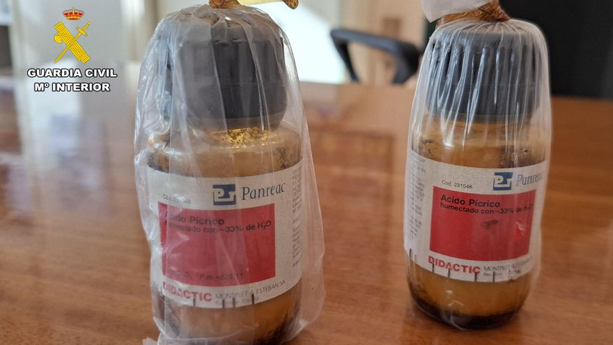 La Guardia Civil retira ácido pícrico de varios colegios de Albacete que lo almacenaban hace años