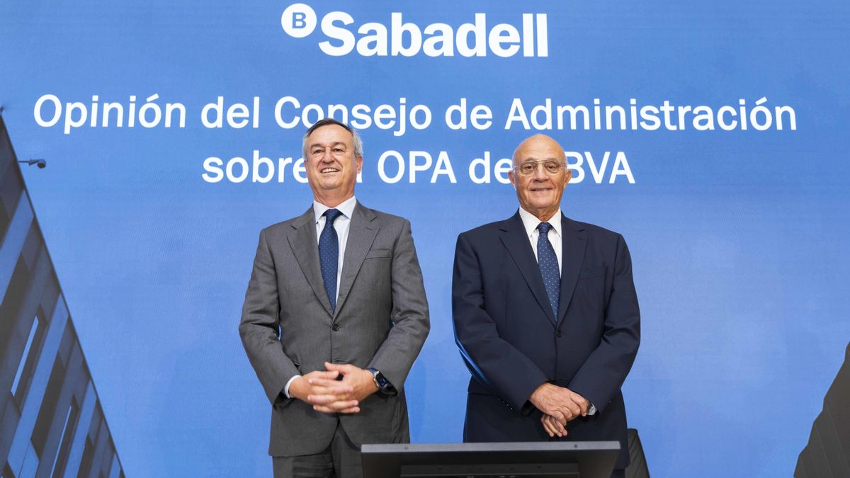 El CEO de Banco SabadelL, César González-Bueno, y el presidente de la entidad, Josep Oliu.