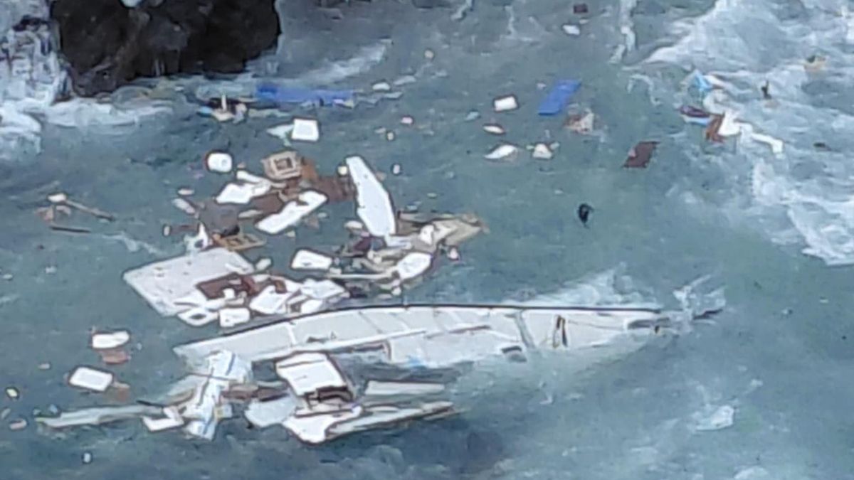 Heridos los cinco tripulantes de un velero que encalló de madrugada en Lanzarote