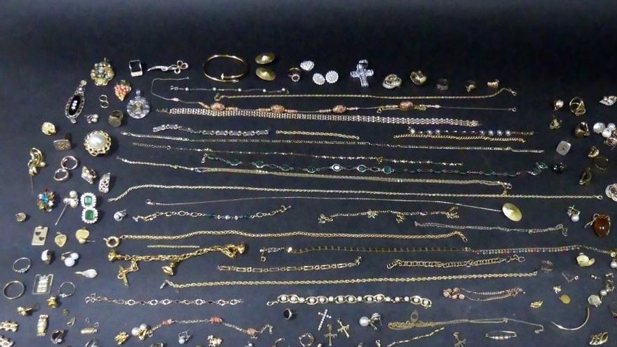 Detenida una auxiliar de ayuda a domicilio por sustraer joyas a ancianos con dependencia en Asturias