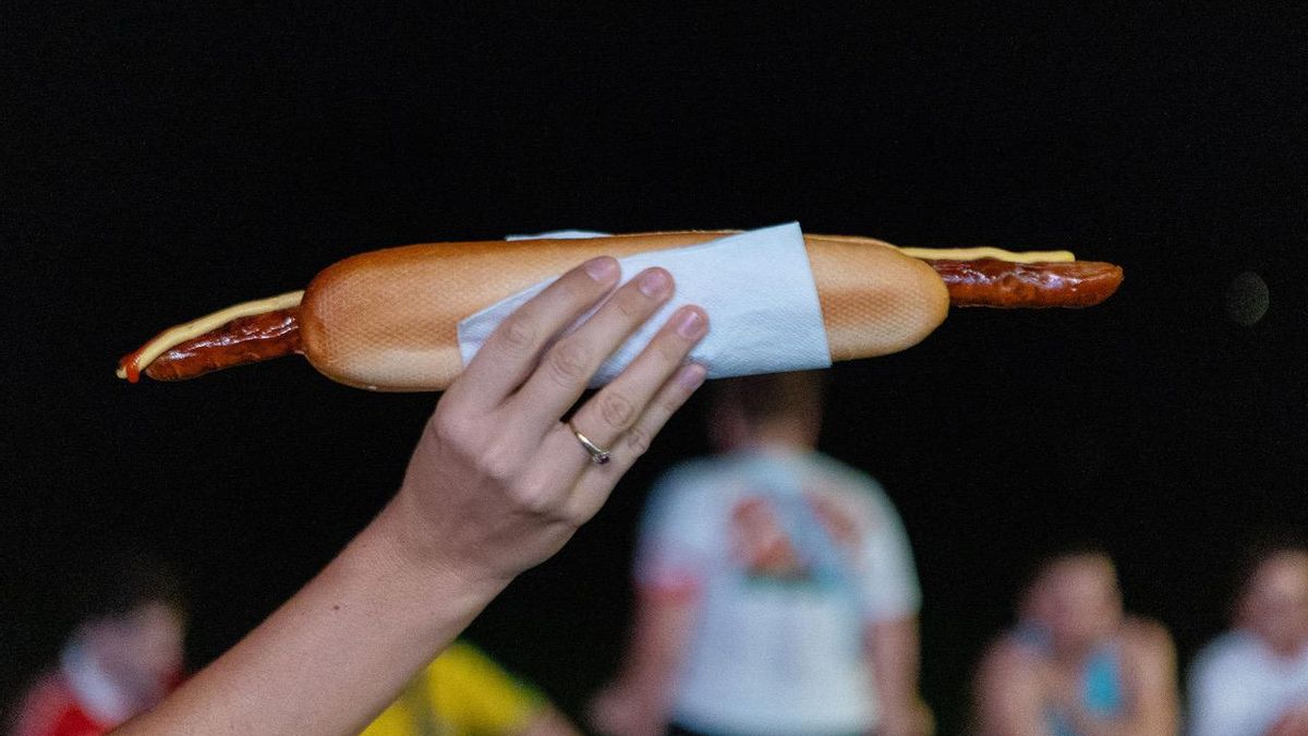'Bratwurst' crujiente para empezar o acabar la fiesta.