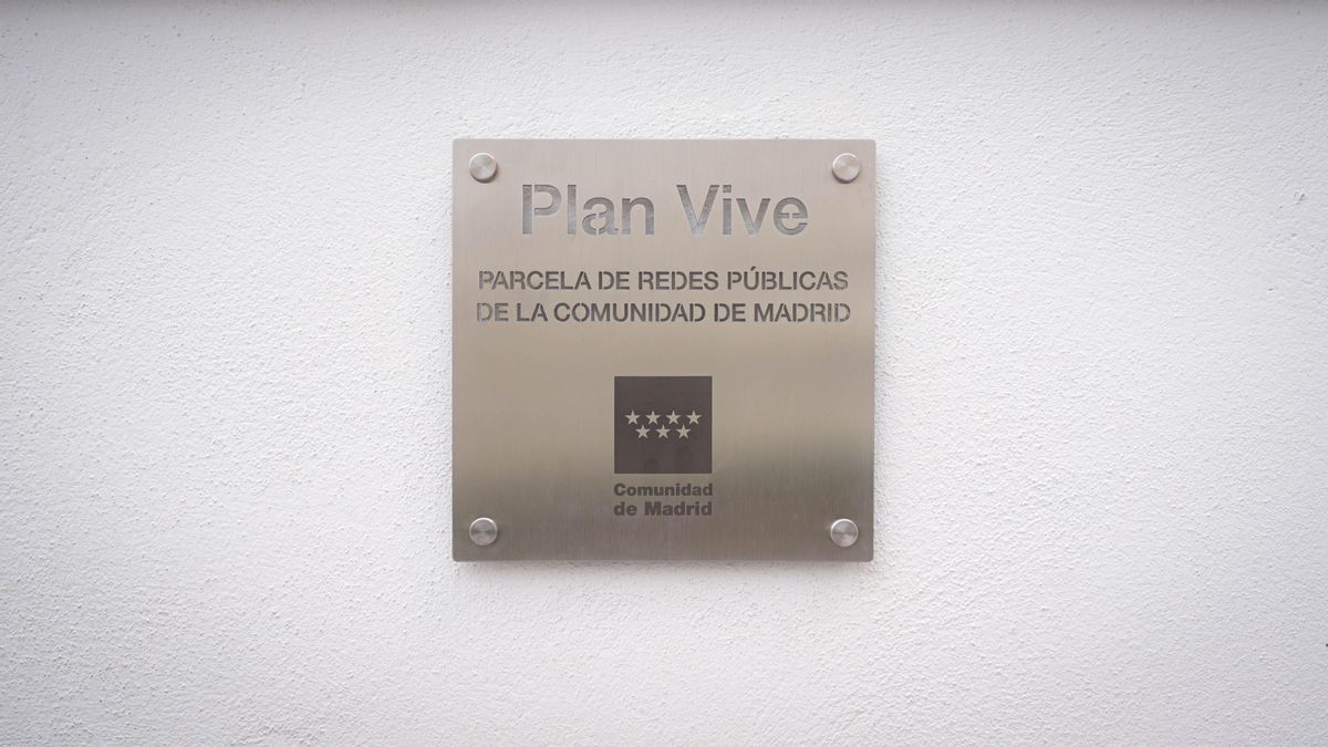 Placas del Plan Vive en Valdebebas