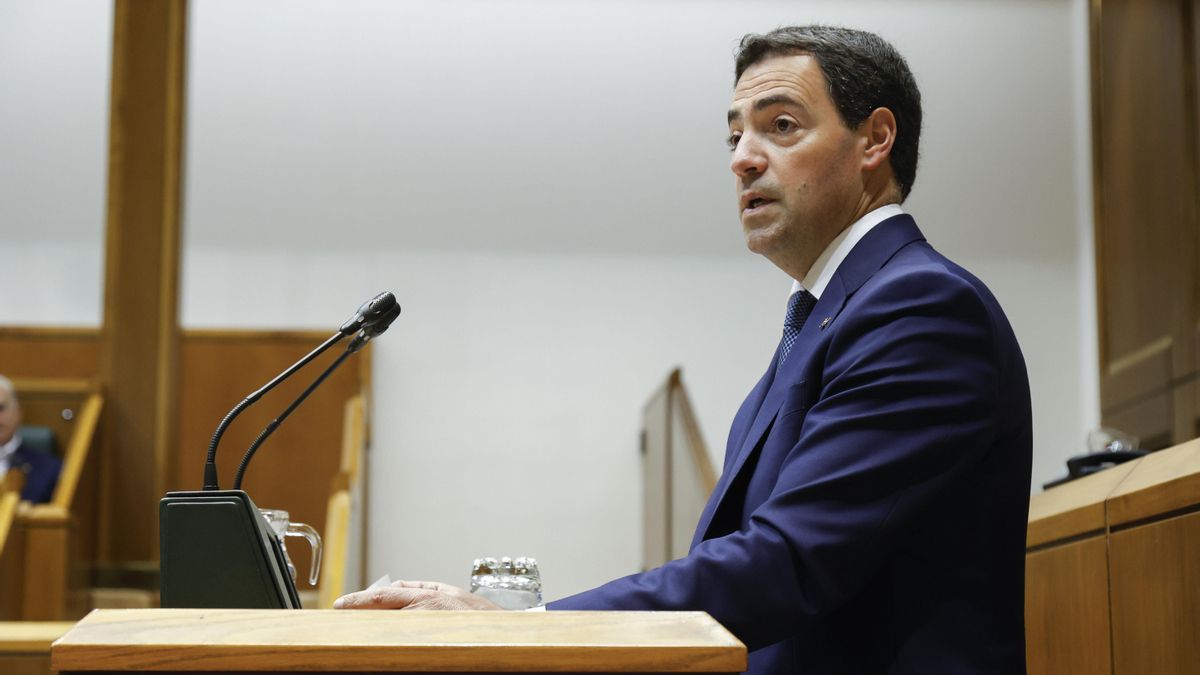 Pradales solamente responderá a la oposición en dos plenos más en el Parlamento antes del largo parón estival