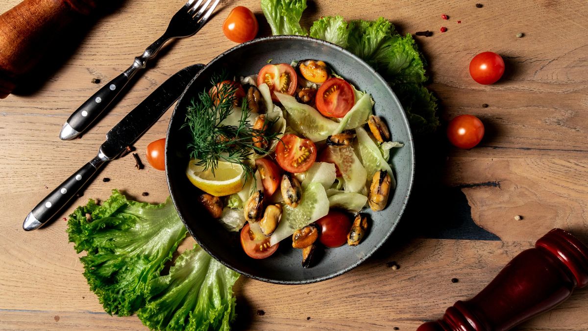 Ensalada fresca con mejillones