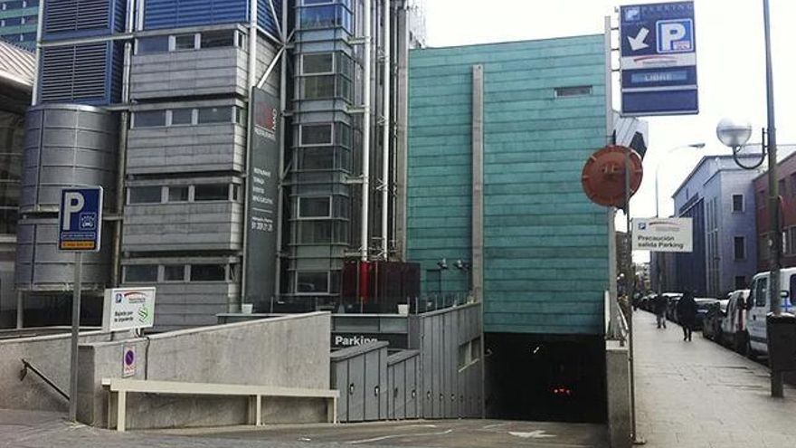 Almeida no cobró durante años el uso de 44 plazas de aparcamiento a la empresa que explota el Palacio de los Deportes
