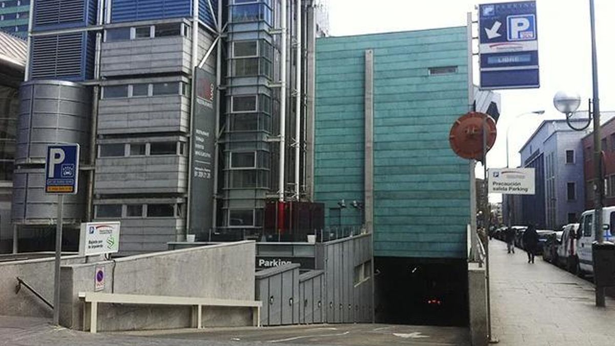 Almeida no cobró durante años el uso de 44 plazas de aparcamiento a la empresa que explota el Palacio de los Deportes
