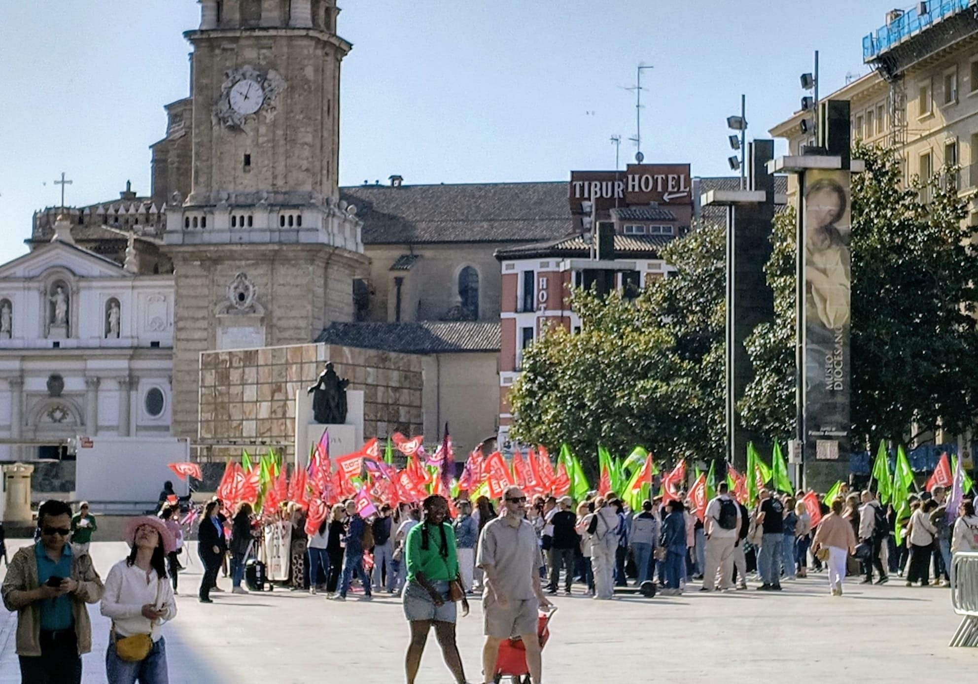 Manifestación ante el Ayuntamiento de Zaragoza el pasado 30 de abril.