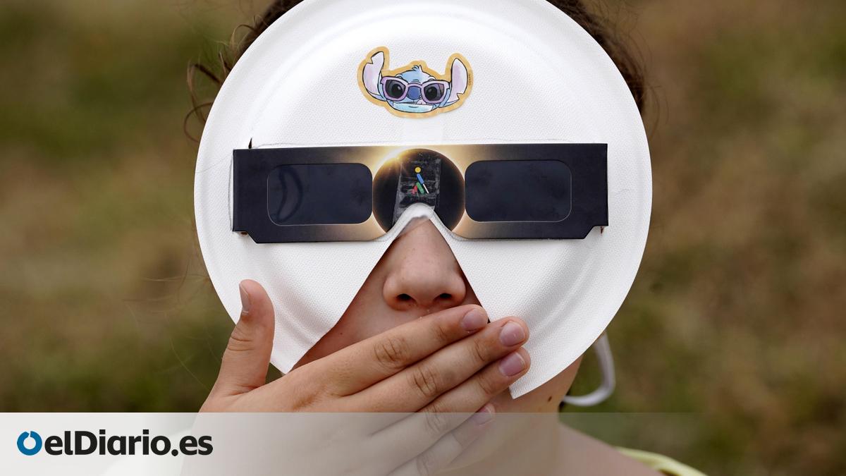 Un eclipse a lo asturiano : Decepción en la costa con cielos cubiertos y éxito en la montaña