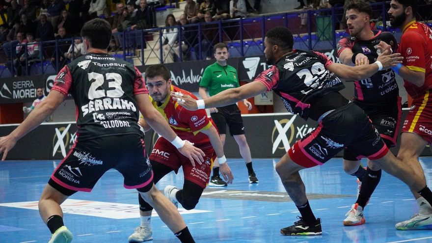 Un fatídico último cuarto de hora condena al Cajasol Ángel Ximénez a otra derrota