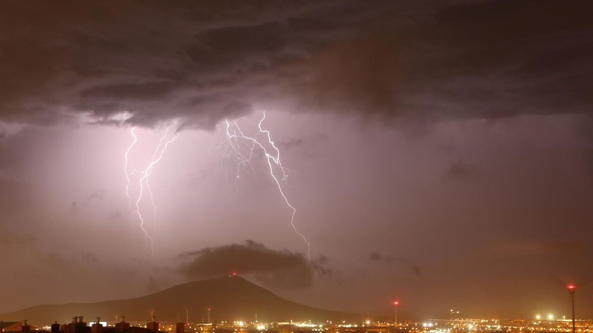 Noche de truenos y relámpagos en Gran Canaria