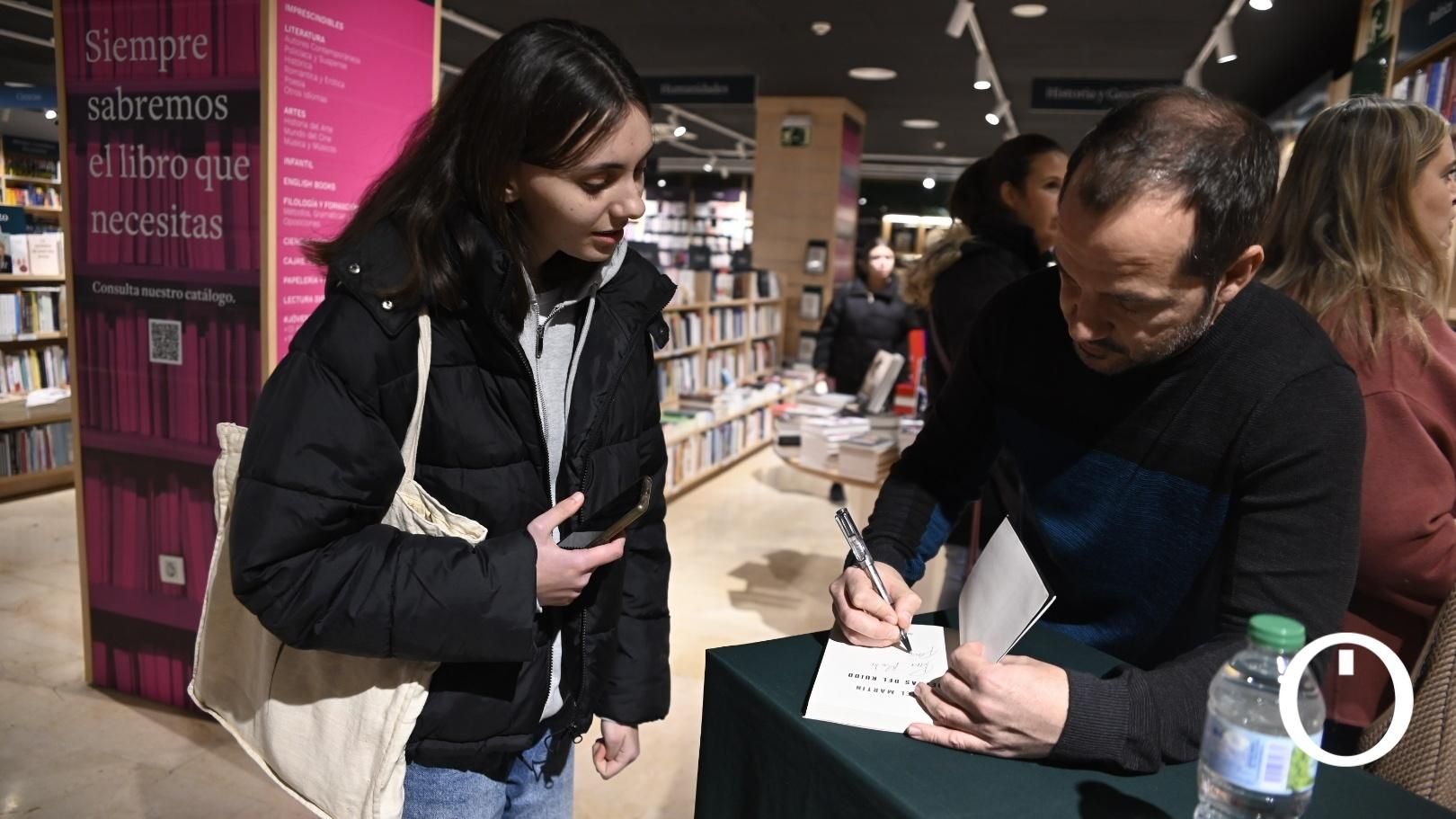 Firma de libros de Ángel Martín en Córdoba