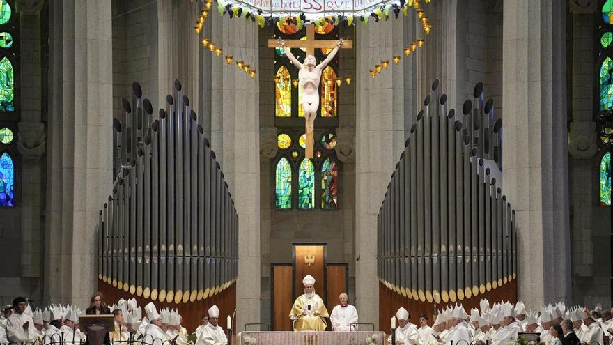 El papa León XIV oficia la misa solemne en la Sagrada Familia el 10 de junio de 2026