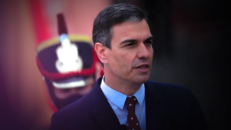 El jefe de Gobierno español, Pedro Sánchez, participa en los actos protocolarios durante su encuentro con el presidente argentino, Alberto Fernández (no en foto), hoy miércoles en la Casa Rosada en Buenos Aires (Argentina). EFE/ Juan Ignacio Roncoroni