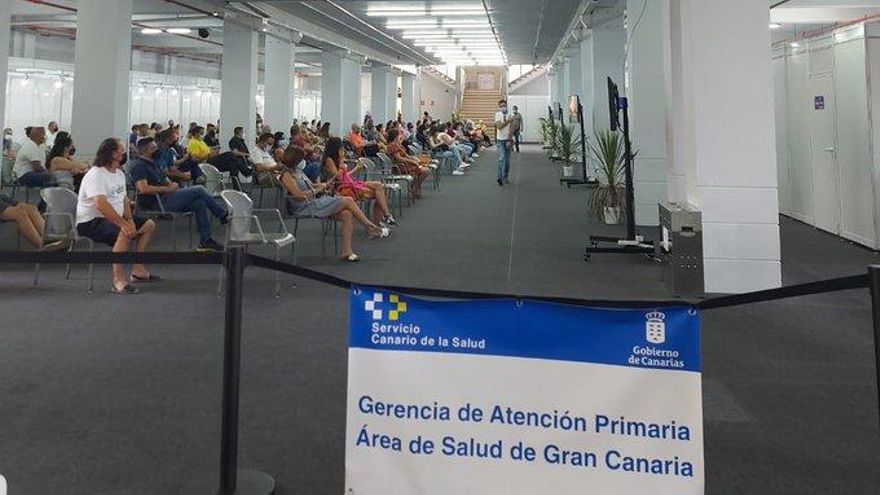 Vacunación contra la COVID en Infecar, Gran Canaria