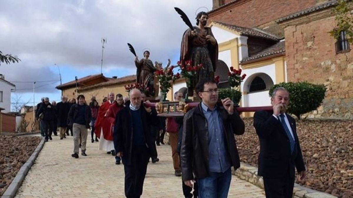 Procesión de las fiestas patronales de Villeza.