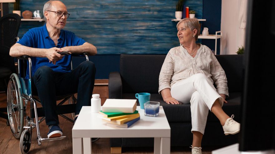 Cuatro conversaciones clave con nuestros padres al hacerse mayores: “Afrontan las situaciones con más tranquilidad”