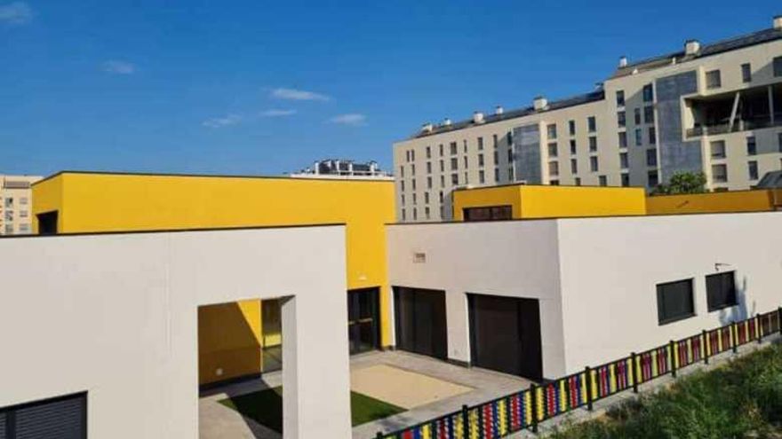 Encierro en un colegio público de Rivas para exigir a la Comunidad de Madrid que reanude unas obras paralizadas