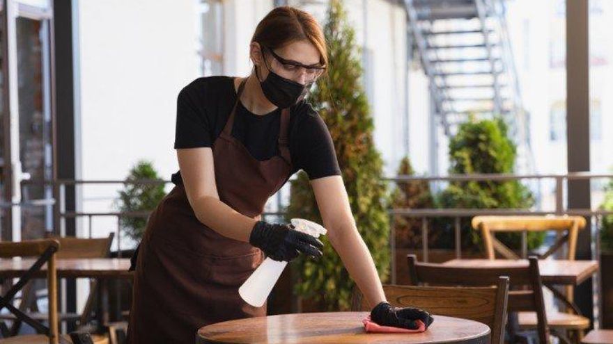 La hostelería, “desesperada”, considera "inadmisible" que el Gobierno siga sin aprobar el plan de rescate para el sector