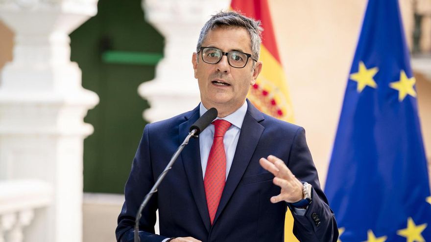 El ministro de la Presidencia, Justicia y Relaciones con las Cortes, Félix Bolaños, atiende a los medios de comunicación, en el Palacio de Parcent, a 2 de septiembre de 2026, en Madrid (España).