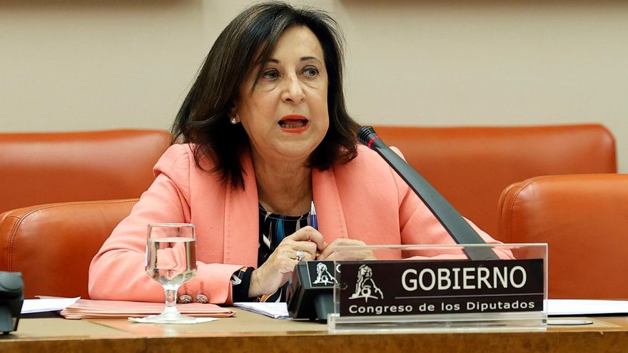 La ministra de Defensa, Margarita Robles, comparece en comisión en el Congreso para informar de la retirada de tropas de Afganistán y de la llegada a España del líder polisario Brahim Gali. EFE/ Chema Moya