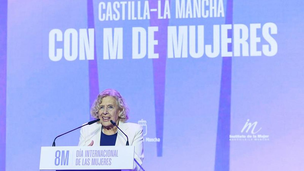 Manuela Carmena hace un llamamiento para que las mujeres “dirijan el mundo y eviten las guerras”