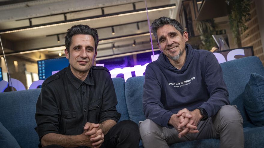 Juan Gallego y Javier Gallego tratan la salud mental en un cómic que expone “la plaga” de los bulos y la tiranía del éxito