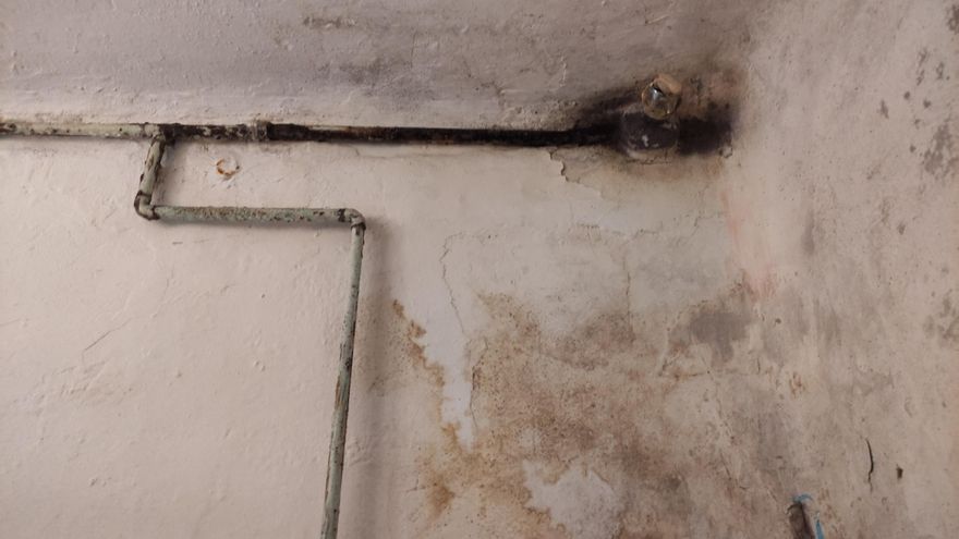 Detalle del baño de la vivienda de Abdelghafour | N.C.