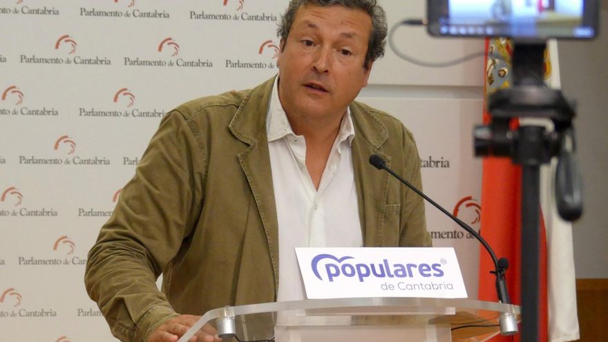 Iñigo Fernández, portavoz del PP en el Parlamento de Cantabria