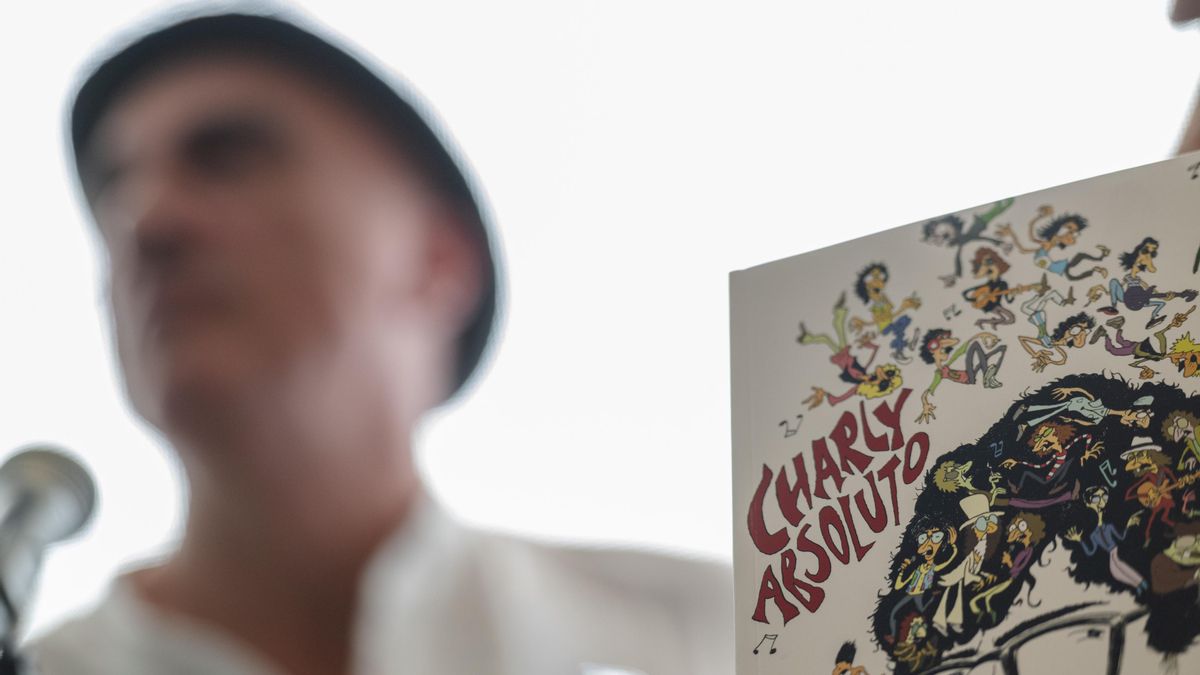 Rep presentó "Charly absoluto" en la última edición de la Feria del Libro de Buenos Aires.