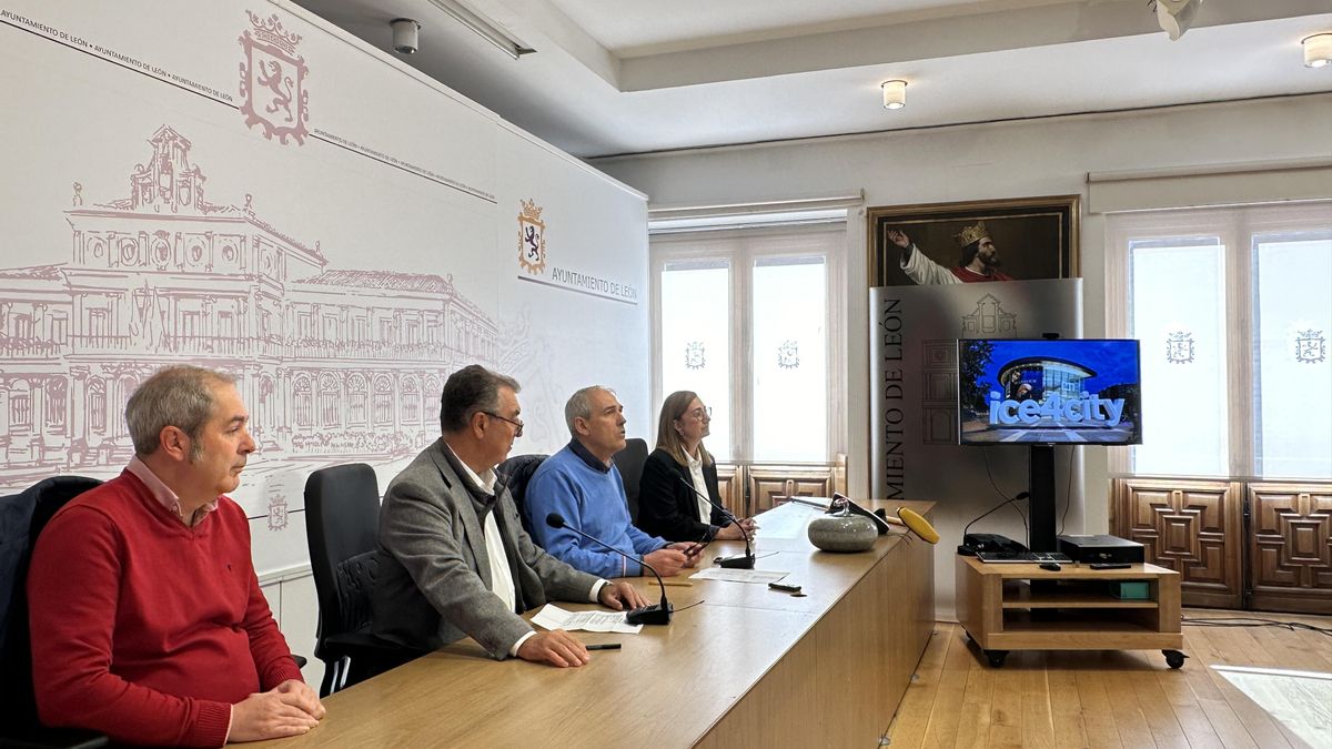 Presentación en el Ayuntamiento de León de la pista de hielo 'Ice4City'