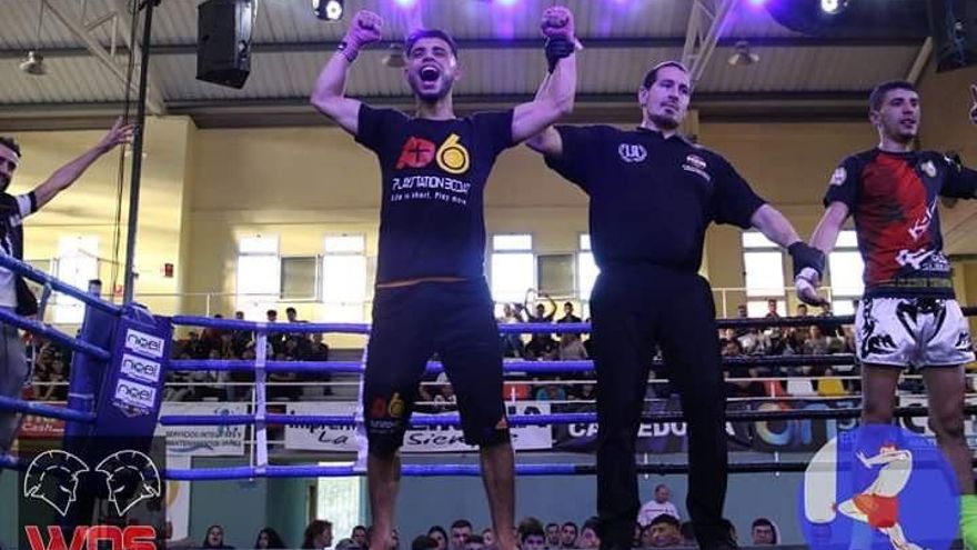 Imagen cedida de Reda celebrando una victoria en un campeonato celebrado en Ceuta en 2019