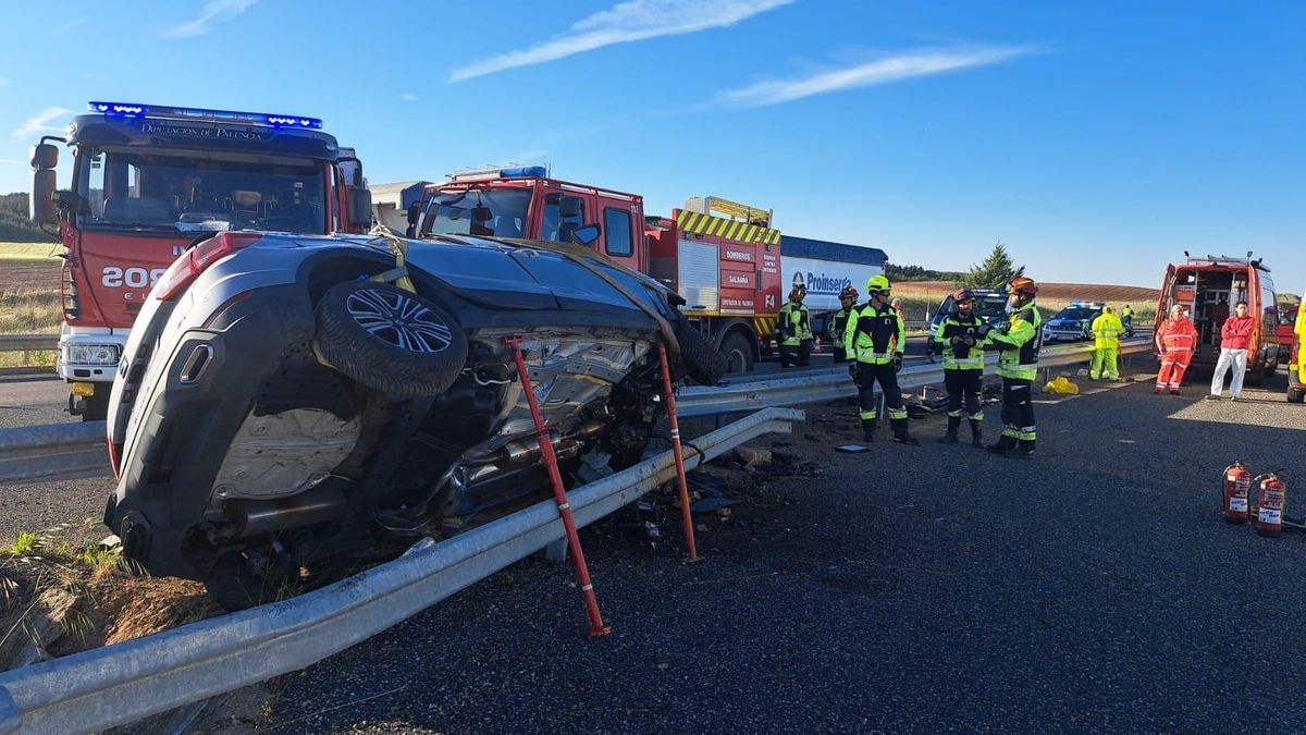 Muere una conductora al salirse de la autovía en Herrera de Pisuerga, en Palencia