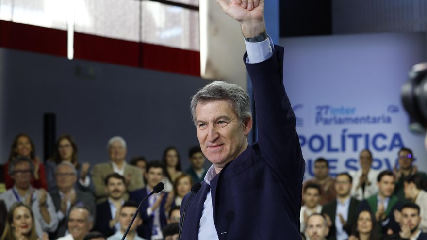 Feijóo renueva su compromiso tras tres años y dice que no parará hasta llegar a la Moncloa