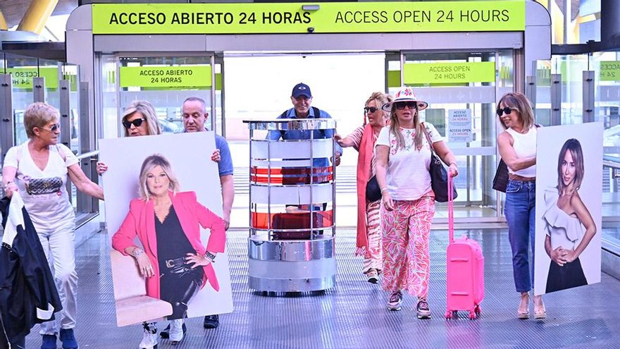 Los colaboradores de 'Sálvame', pillados en el aeropuerto antes de viajar a Miami con Netflix
