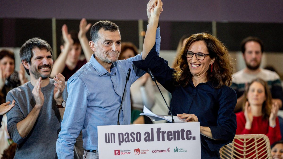 Archivo - La ministra de Sanidad, Mónica García (d), el coordinador federal de IU, Antonio Maillo (c), y el ministro de Cultura, Ernest Urtasun (i), durante un acto en el Círculo de Bellas Artes de Madrid, a 21 de febrero de 2026, en Madrid (España).