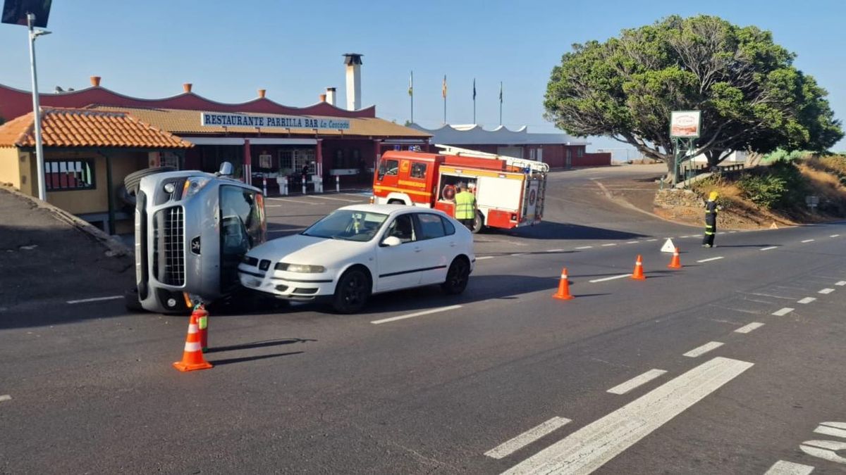 Los dos vehículos del accidente de este domingo en  el municipio de El Paso.
